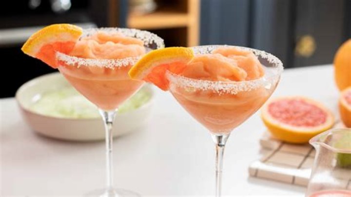 How To Make A Cherry Crush Cocktail Inspired By The Viral Leak