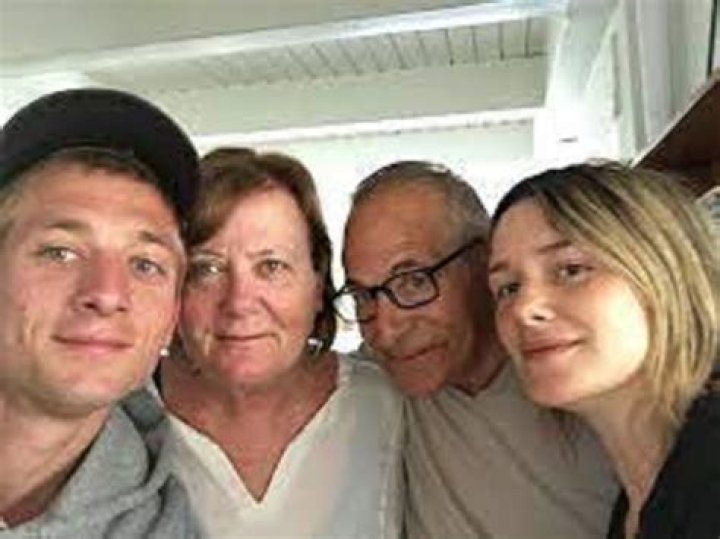 Jeremy Allen White Siblings | Meet Sister Annabelle Parents And Religion