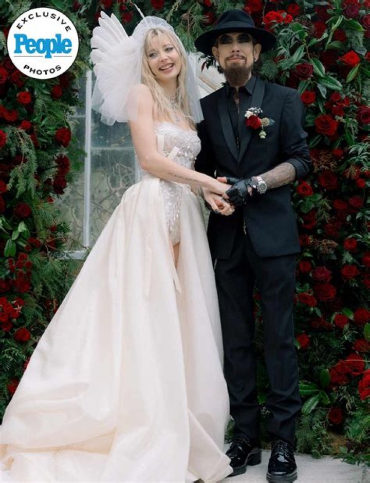 Unveiling The Enigmatic World Of Dave Navarro's Wife: Discoveries And Insights
